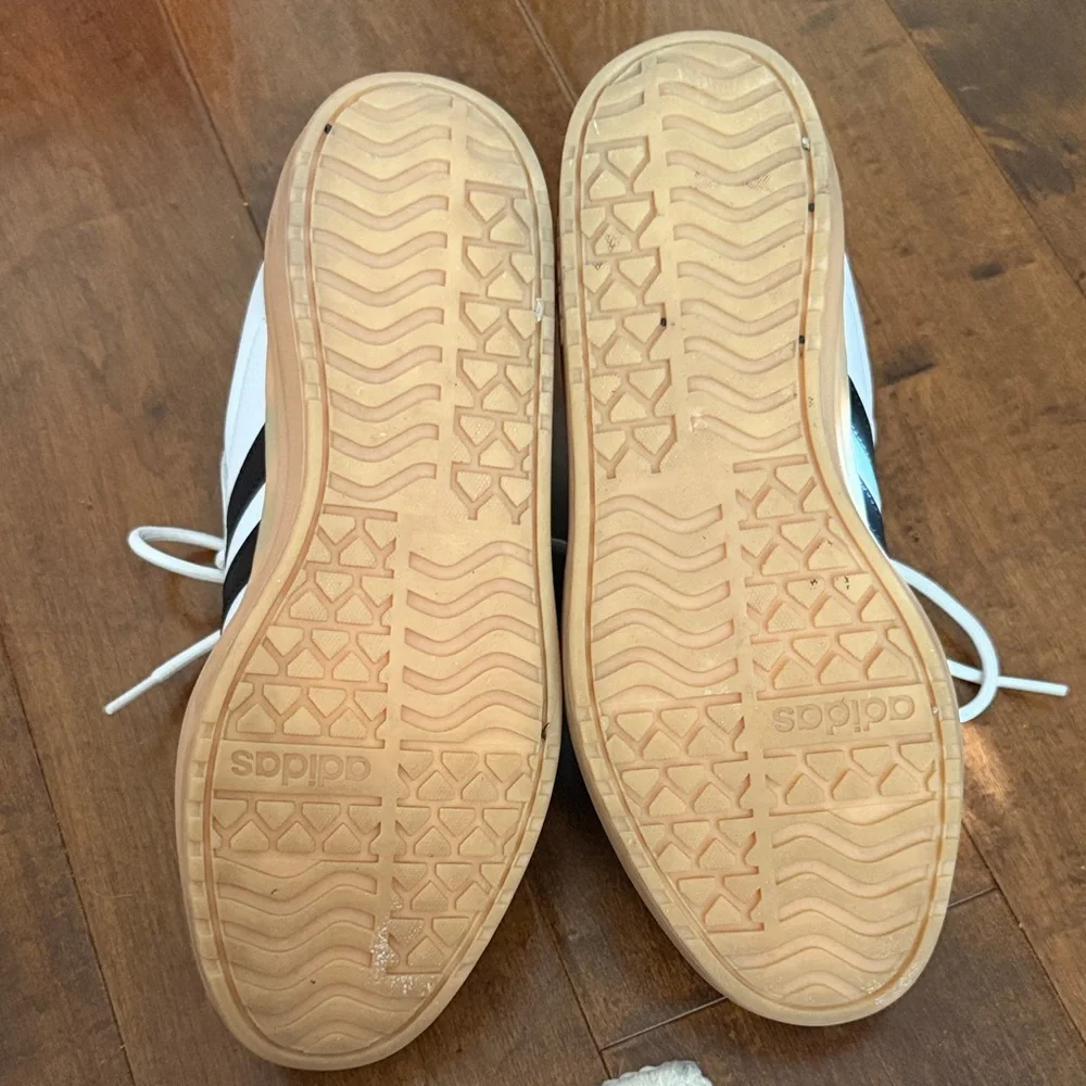 Adidas - Picture 5 of 10